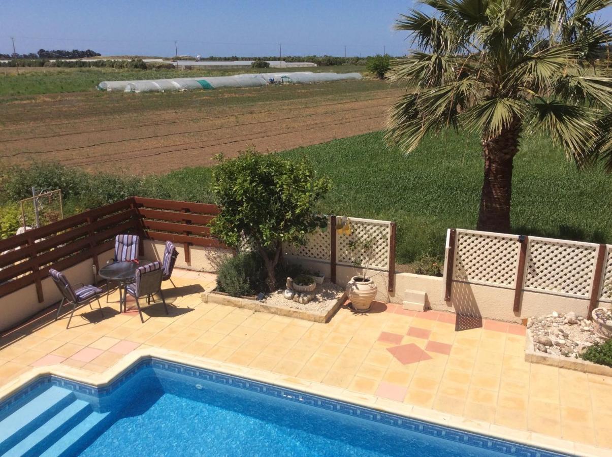 Quality Villa With Pool In Superb Location In Paphos Mandria  Extérieur photo