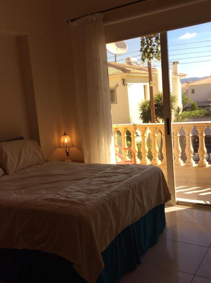 Quality Villa With Pool In Superb Location In Paphos Mandria  Extérieur photo